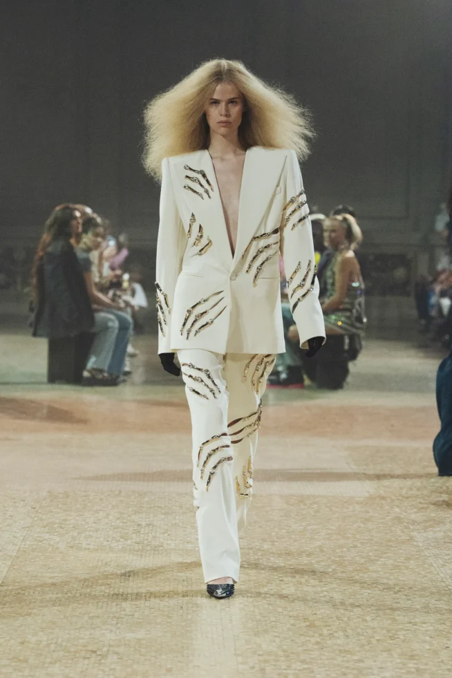 00021-area-fall-2023-ready-to-wear-and-couture-Credit-brand