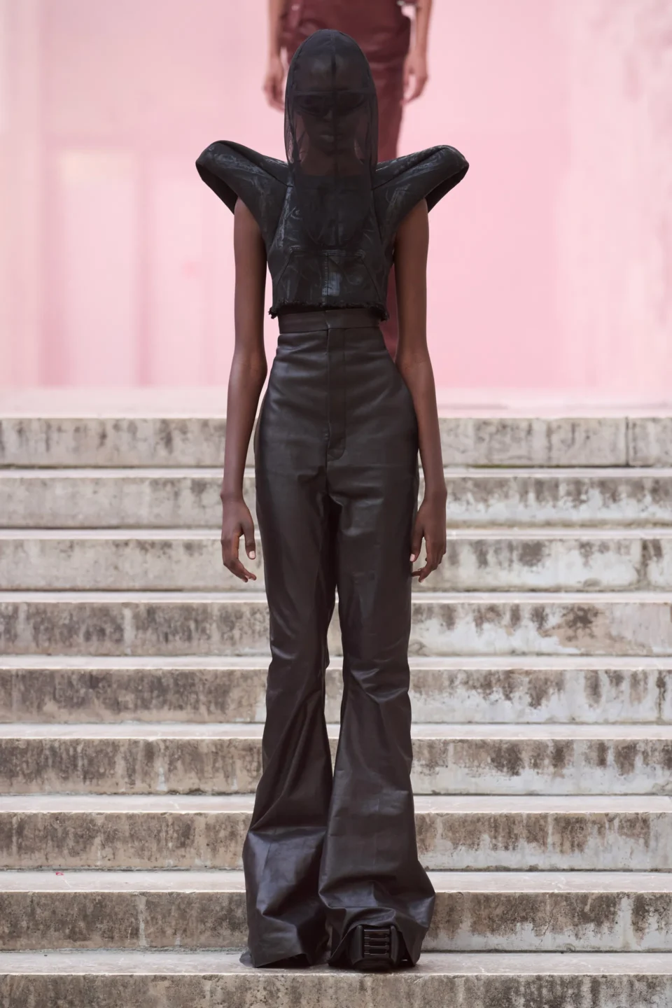 00021-rick-owens-spring-2024-ready-to-wear-credit-gorunway