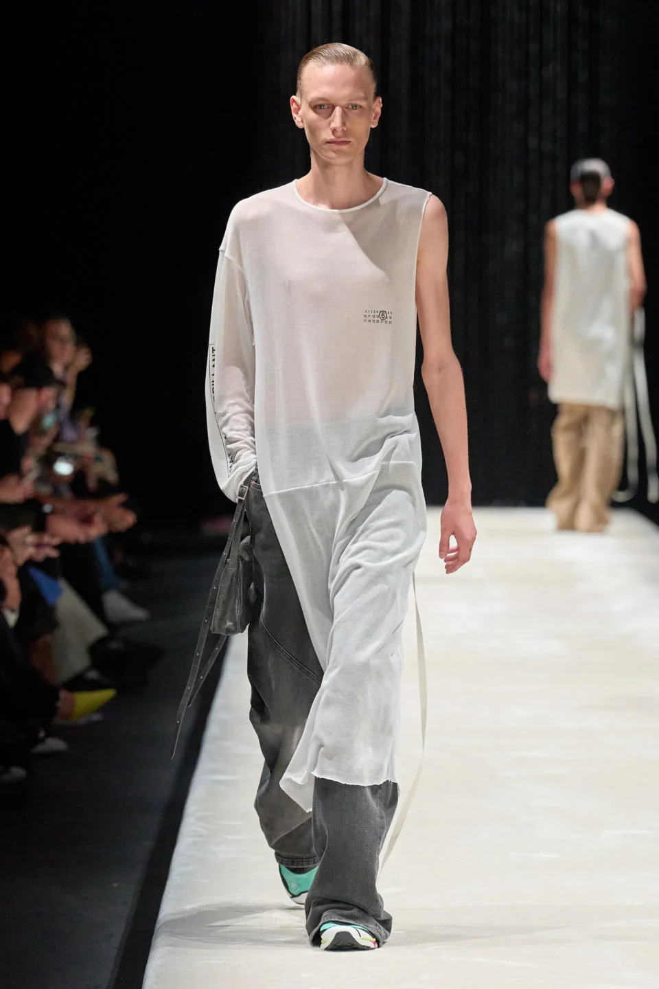 00022-mm6-maison-margiela-spring-2024-ready-to-wear-credit-gorunway