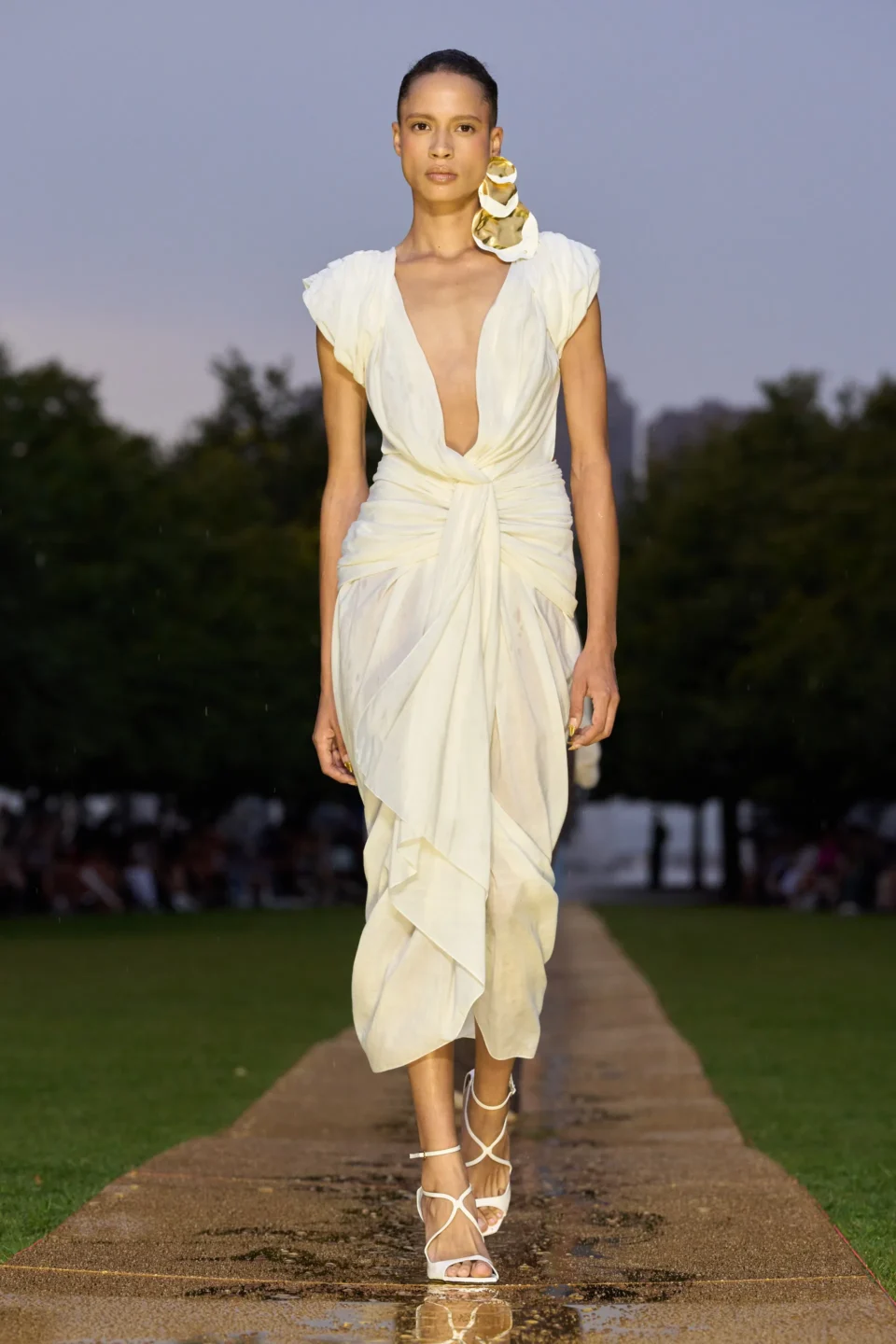 00022-prabal-gurung-spring-2024-ready-to-wear-credit-gorunway