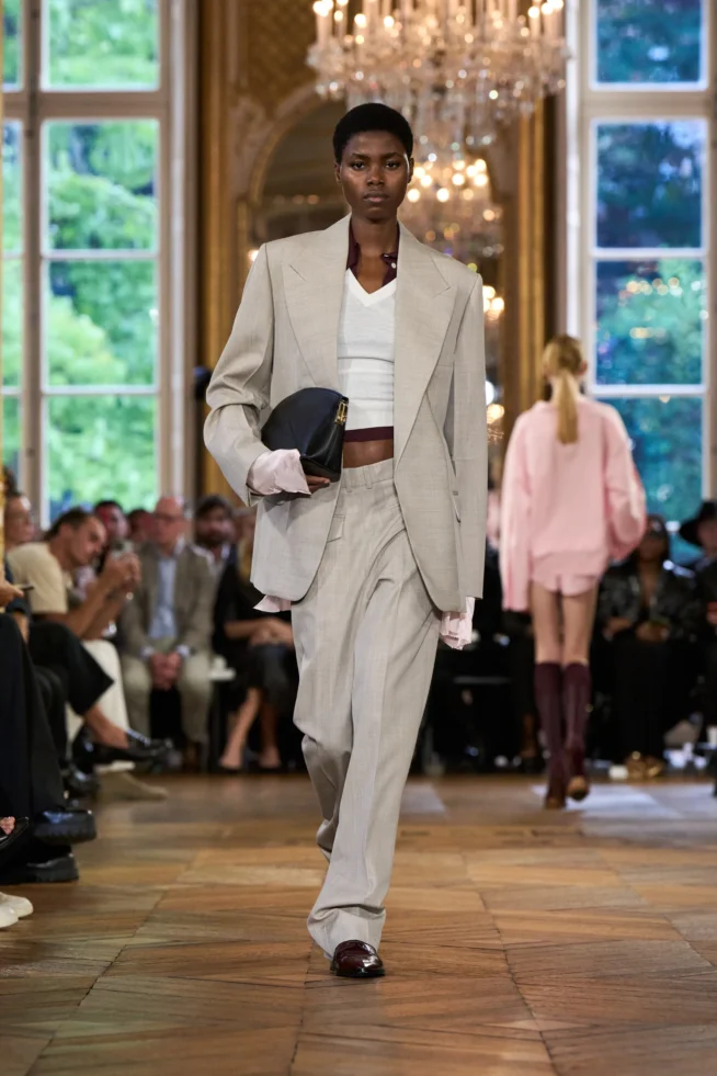 00022-victoria-beckham-spring-2024-ready-to-wear-credit-gorunway