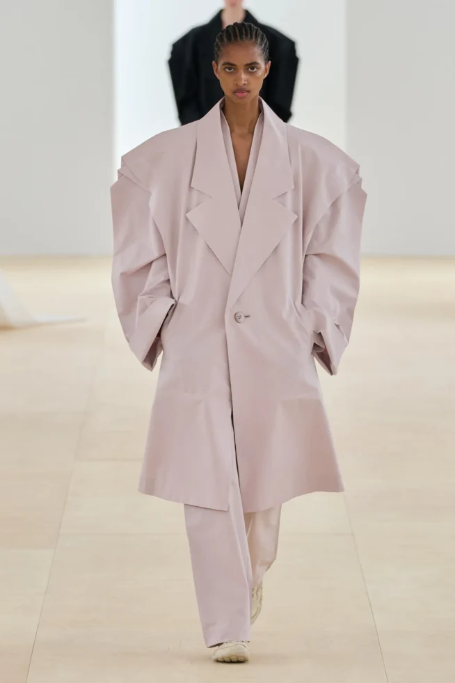 00022—issey—miyake-spring-2024-ready-to-wear-credit-gorunway