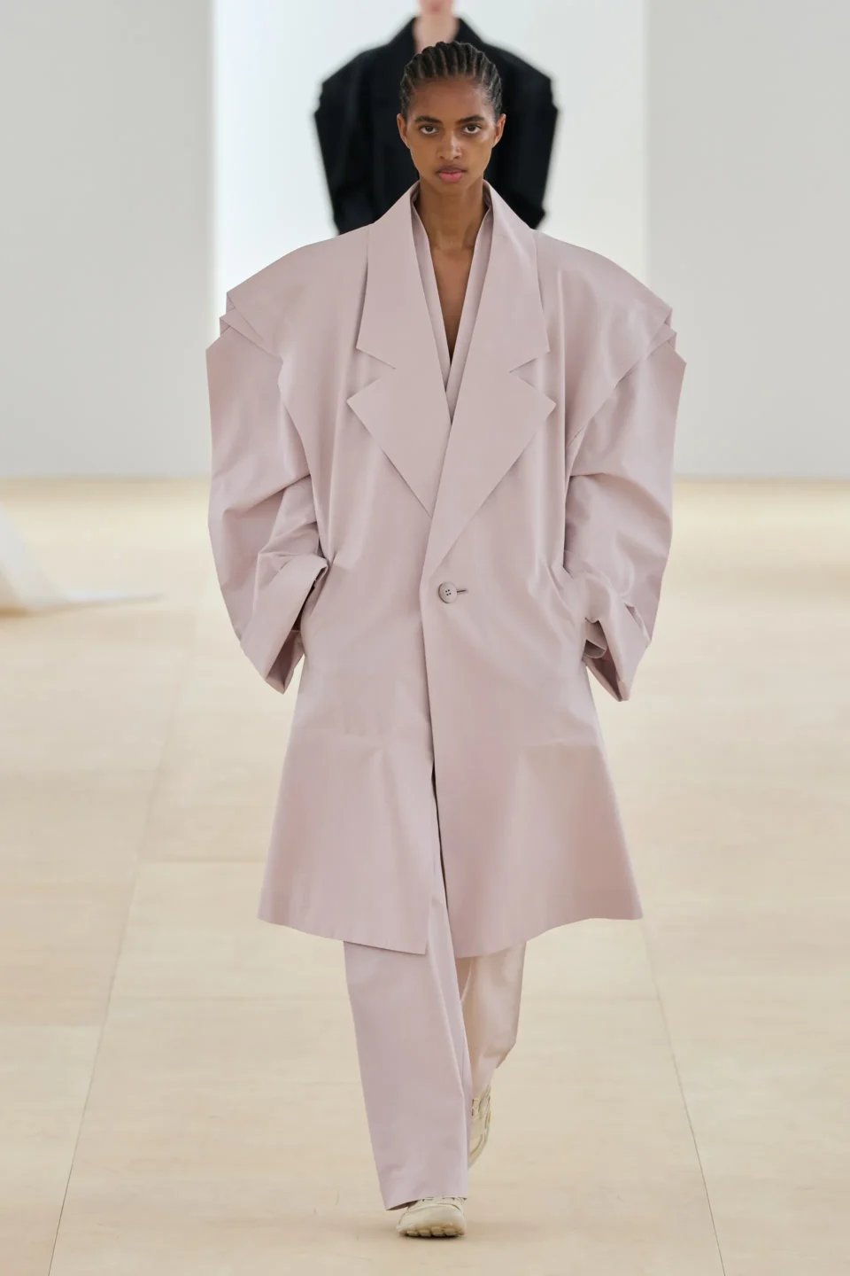 00022—issey—miyake-spring-2024-ready-to-wear-credit-gorunway