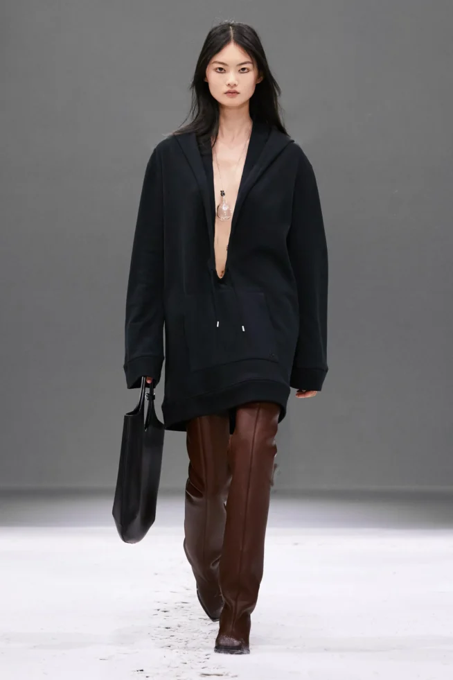 00023-courreges-spring-2024-ready-to-wear-credit-brand