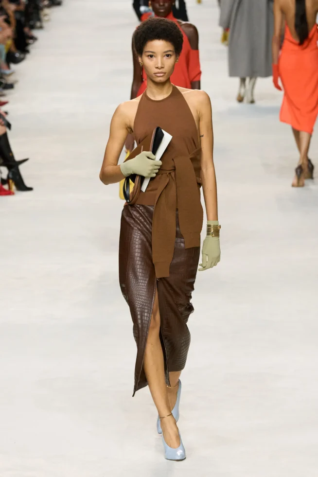 00023-fendi-spring-2024-ready-to-wear-credit-gorunway