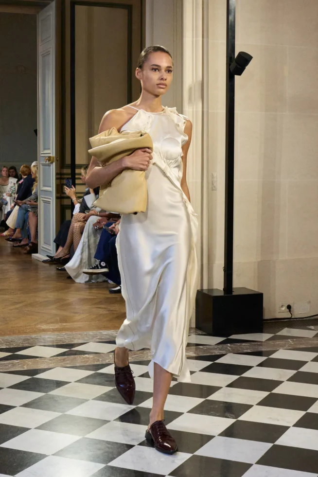 00023-victoria-beckham-spring-2024-ready-to-wear-credit-gorunway