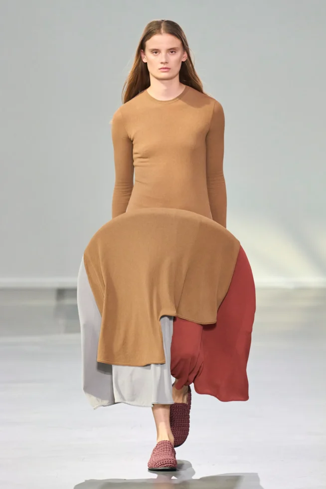 00024-jw-anderson-spring-2024-ready-to-wear-credit-gorunway