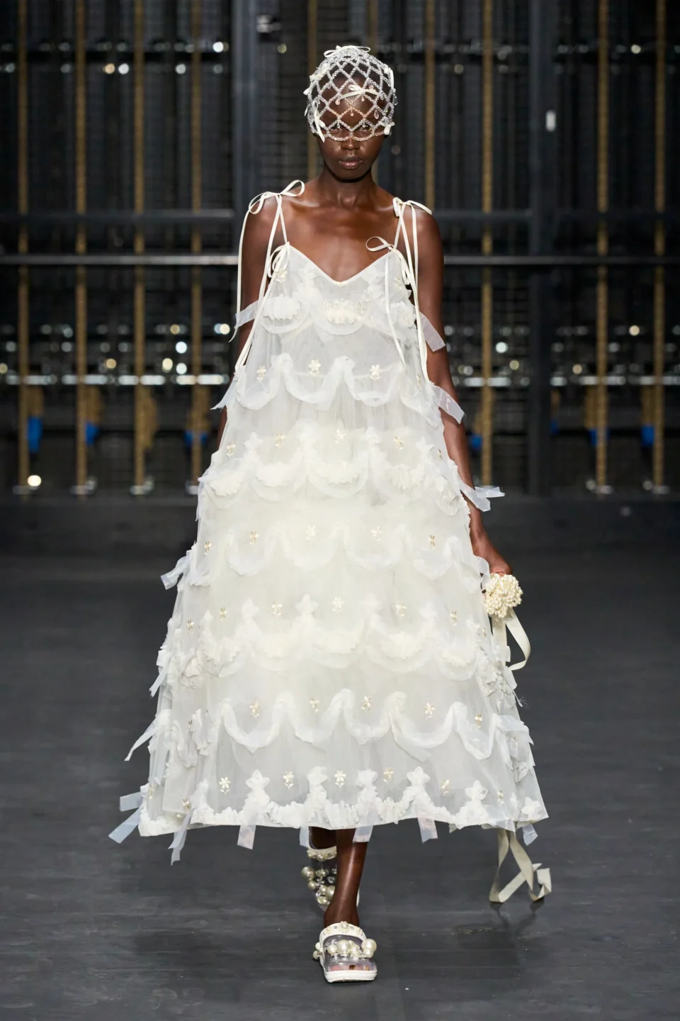 00024-simone-rocha-spring-2024-ready-to-wear-credit-gorunway