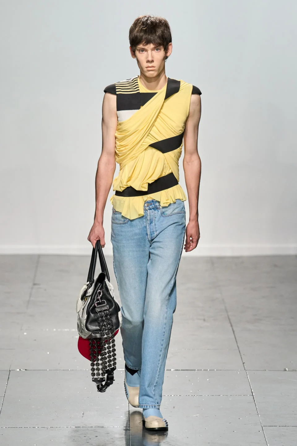 00024-stefan-cook-spring-2024-RTW-credit-gorunway