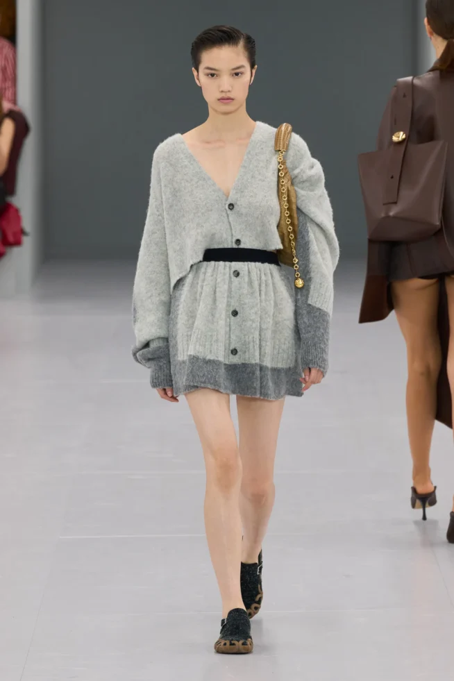 00024—loewe-spring-2024-ready-to-wear-credit-gorunway