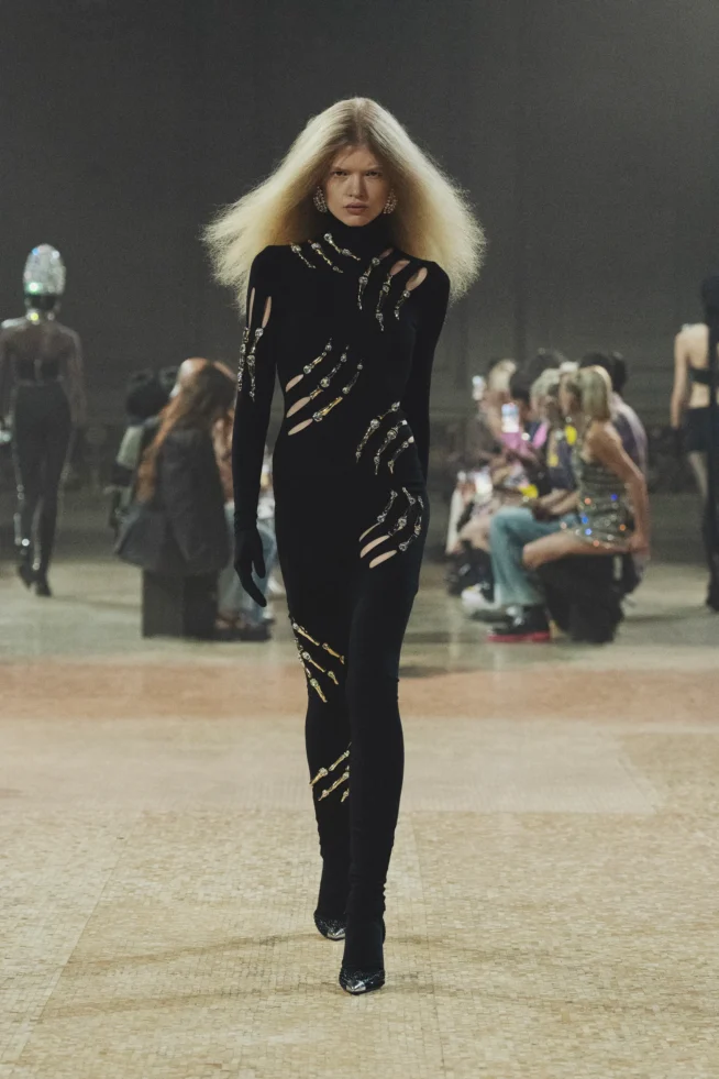 00025-area-fall-2023-ready-to-wear-and-couture-Credit-brand