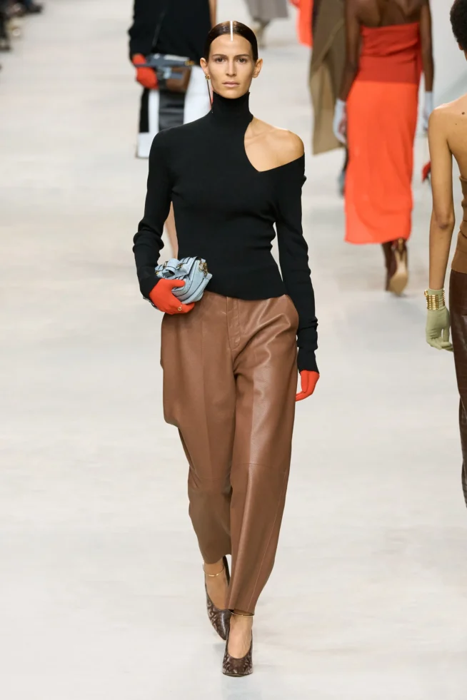 00025-fendi-spring-2024-ready-to-wear-credit-gorunway