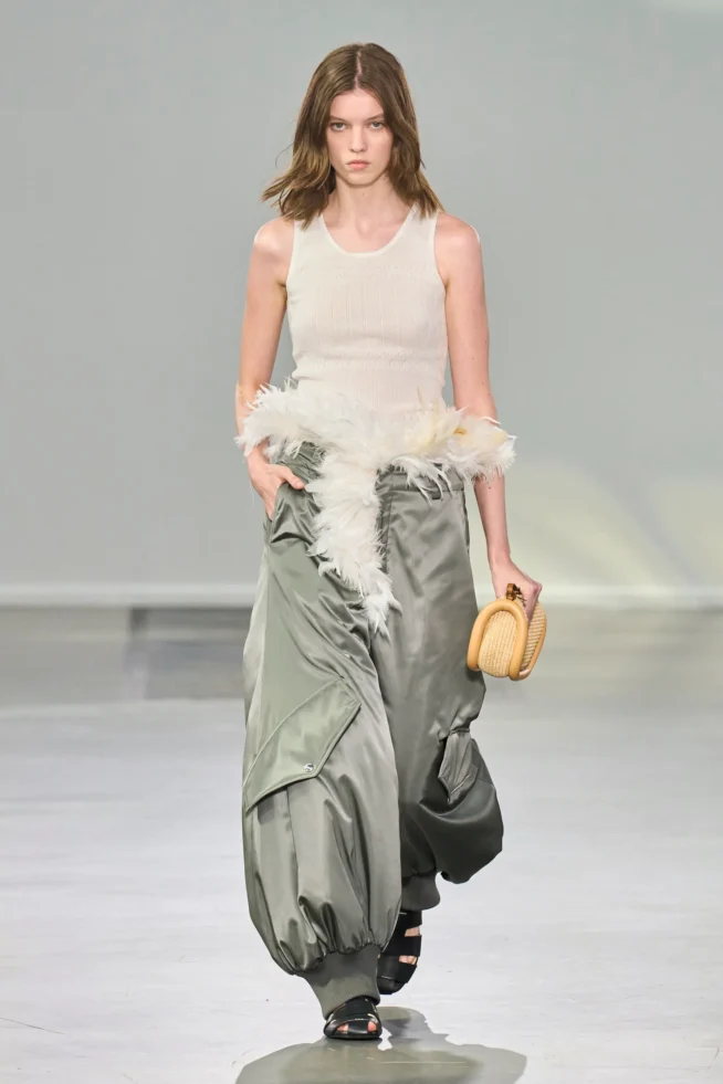 00025-jw-anderson-spring-2024-ready-to-wear-credit-gorunway