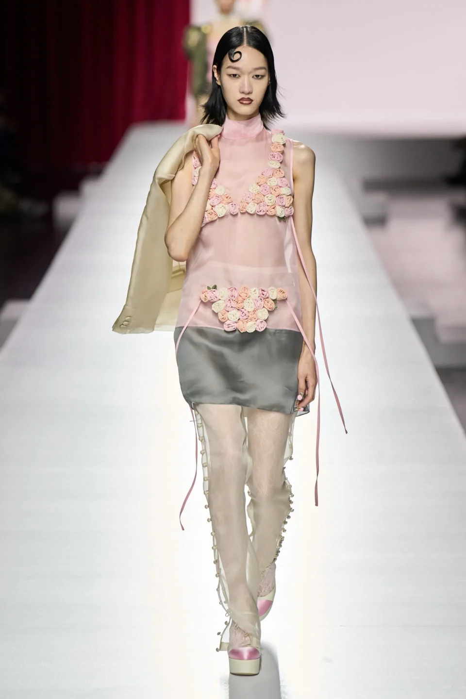 00025-moschino-spring-2024-ready-to-wear-credit-gorunway