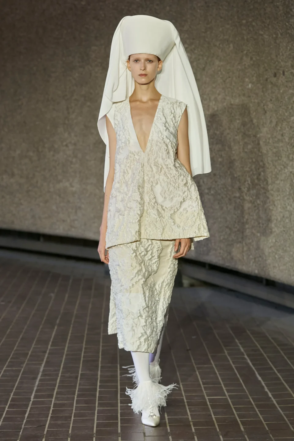 00025-roksanda-spring-2024-ready-to-wear-credit-gorunway