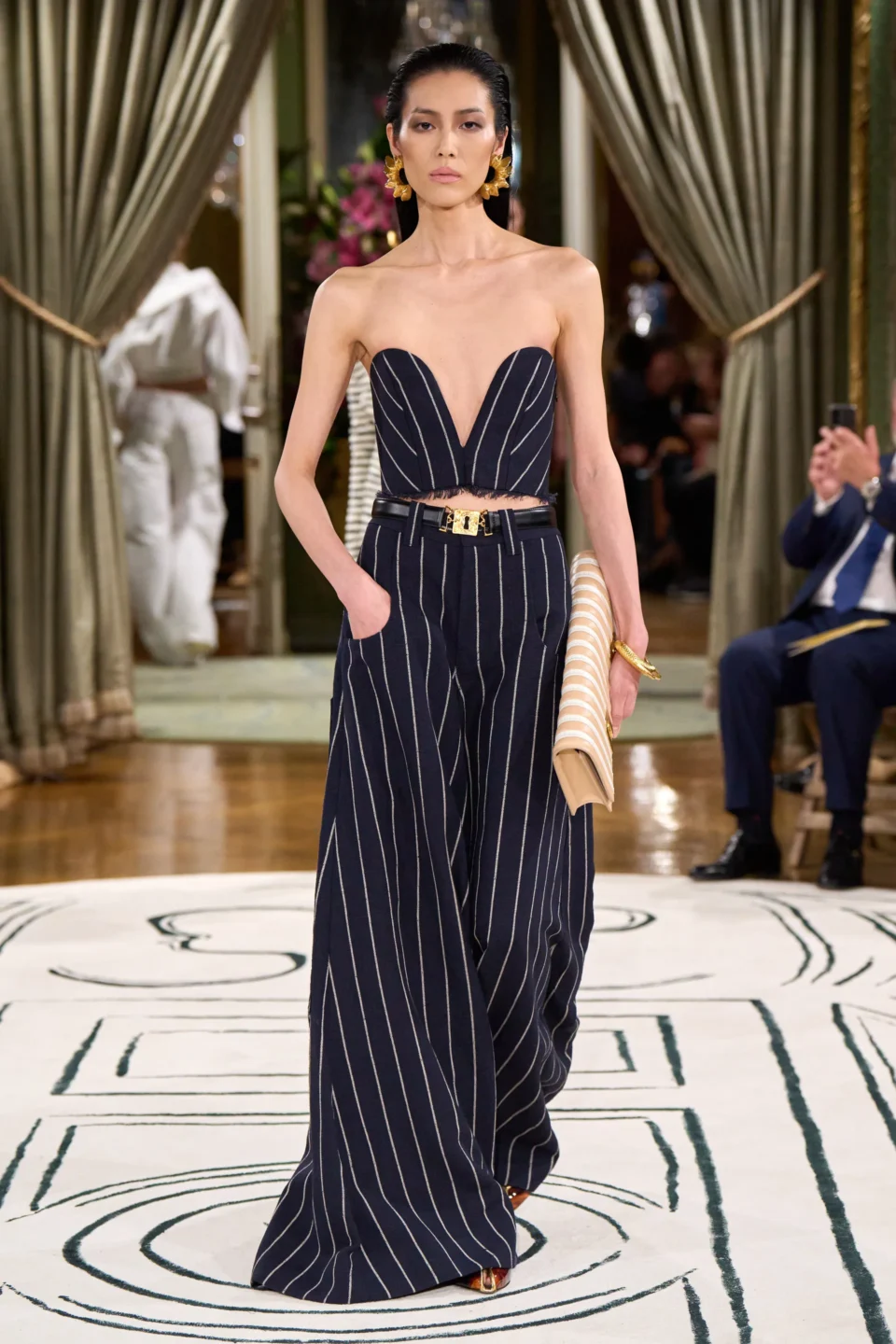 00025-schiaparelli-spring-2024-ready-to-wear-credit-gorunway