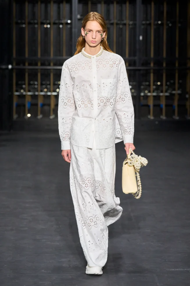 00025-simone-rocha-spring-2024-ready-to-wear-credit-gorunway