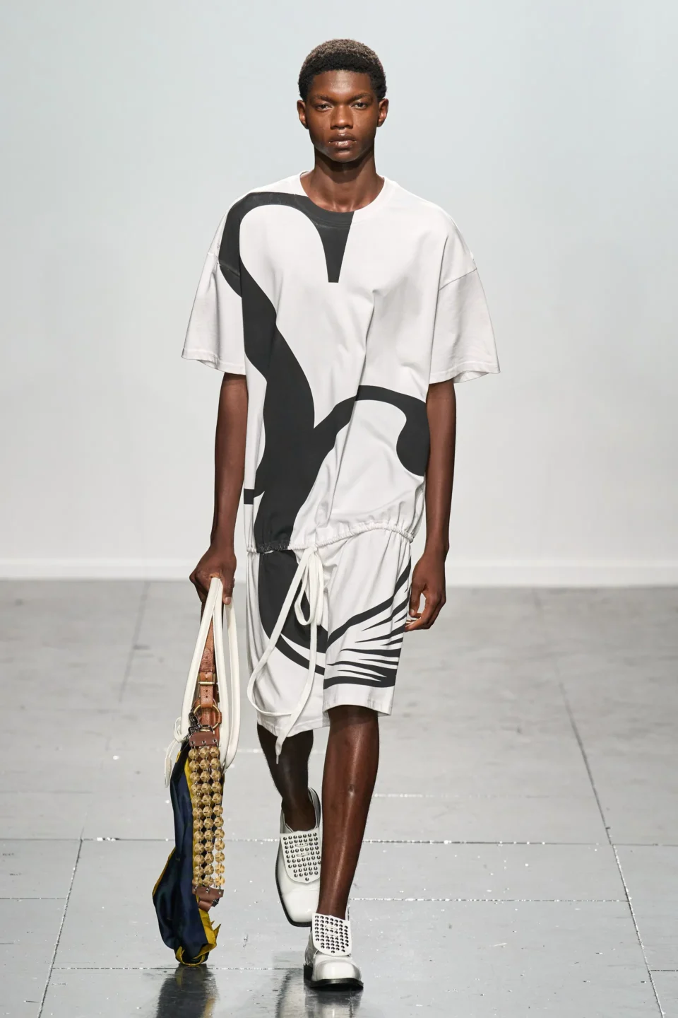 00025-stefan-cook-spring-2024-RTW-credit-gorunway