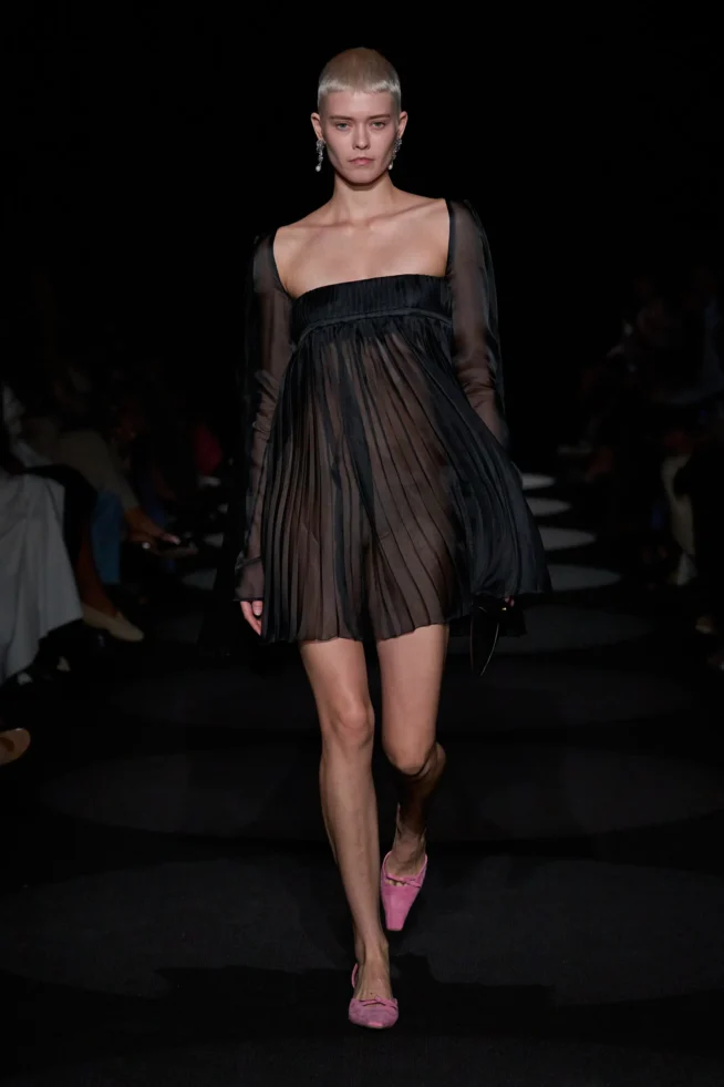 00026-altuzarra-spring-2024-ready-to-wear-credit-gorunway