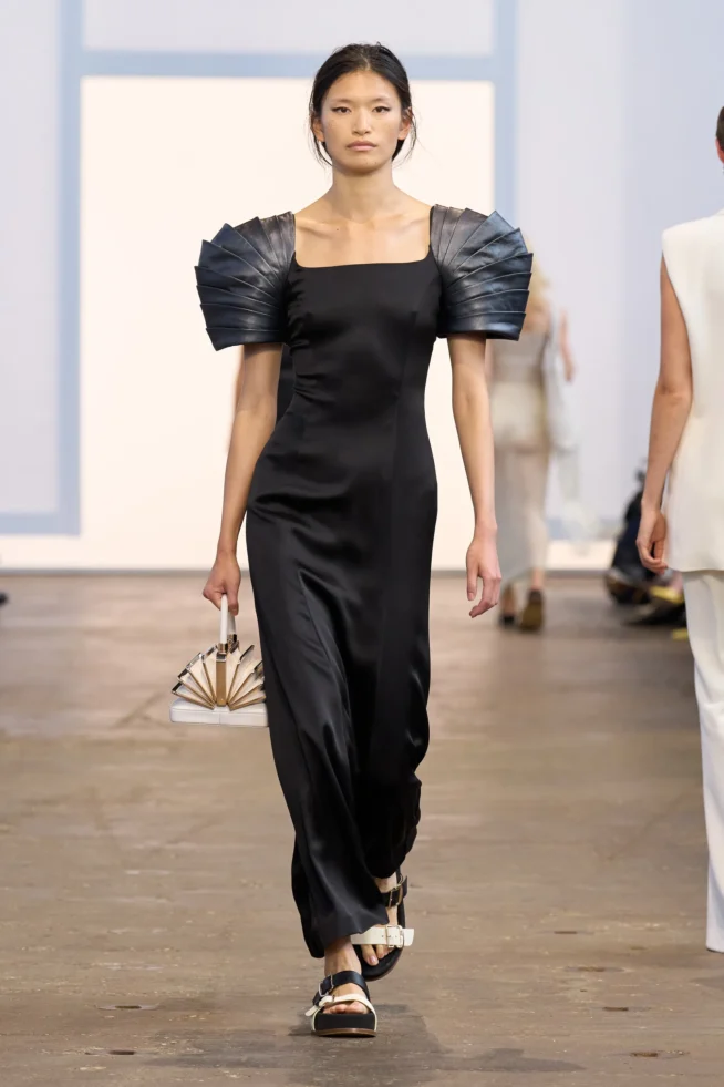 00026-gabriela-hearst-spring-2024-ready-to-wear-details-credit-gorunway