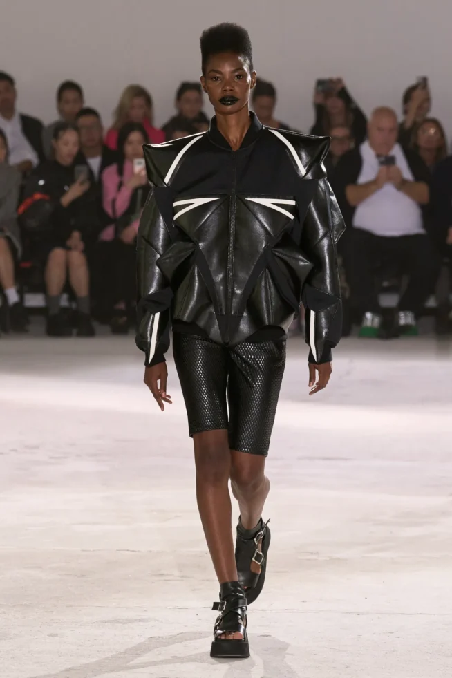 00026-junya-watanabe-spring-2024-ready-to-wear-credit-gorunway
