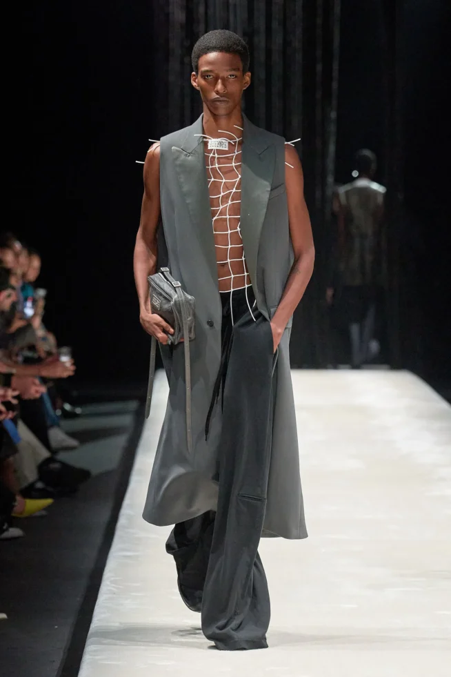 00026-mm6-maison-margiela-spring-2024-ready-to-wear-credit-gorunway