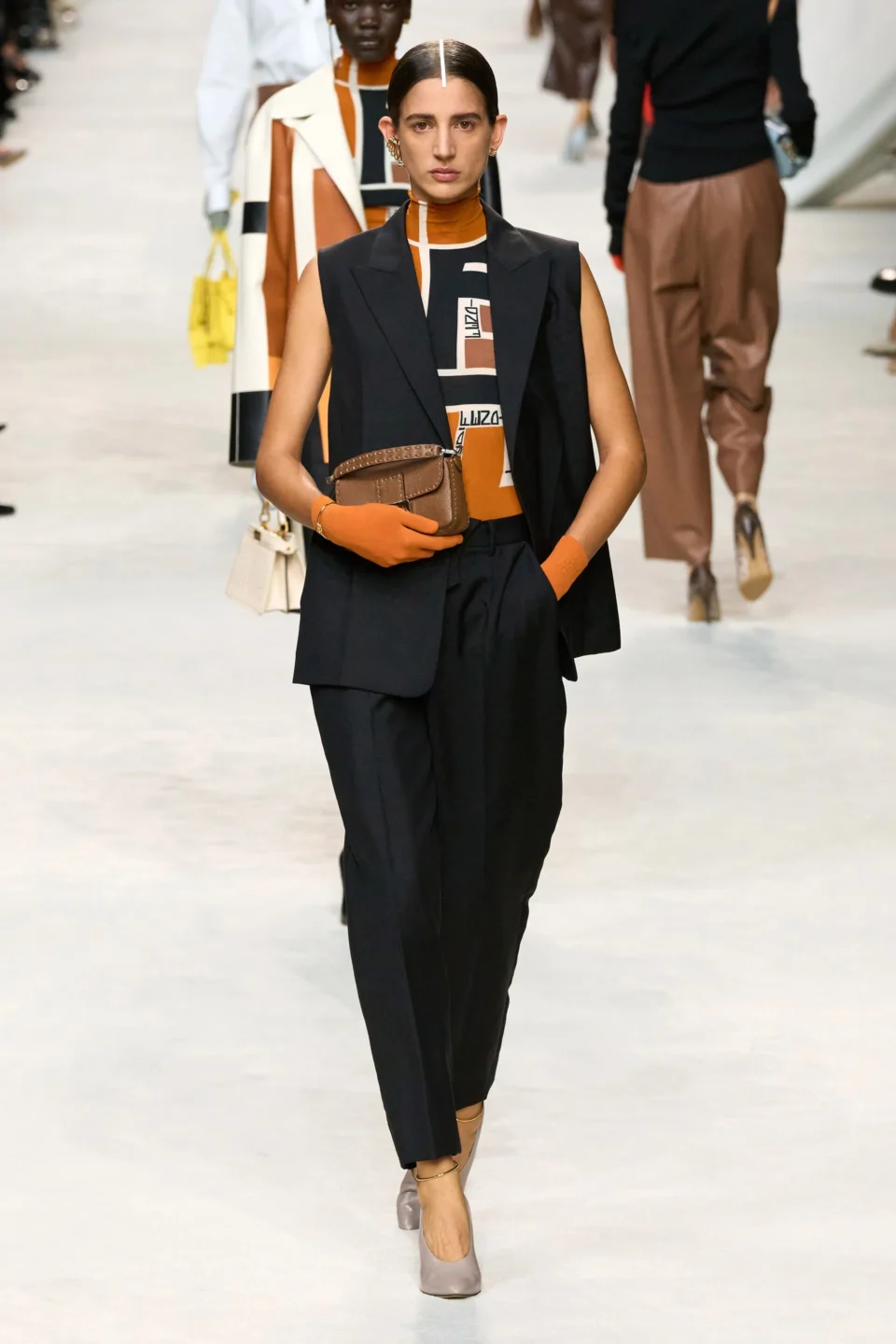 00027-fendi-spring-2024-ready-to-wear-credit-gorunway
