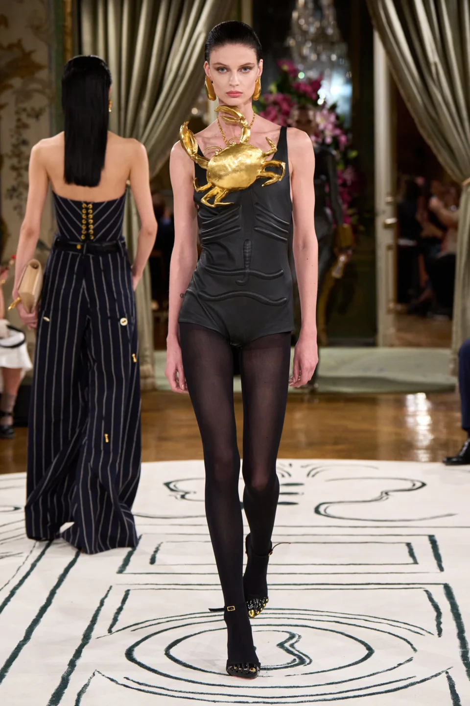00027-schiaparelli-spring-2024-ready-to-wear-credit-gorunway