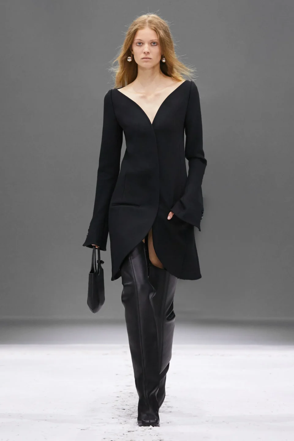 00028-courreges-spring-2024-ready-to-wear-credit-brand