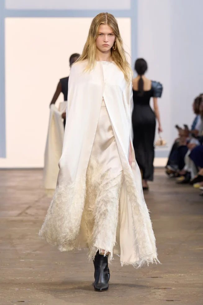 00028-gabriela-hearst-spring-2024-ready-to-wear-details-credit-gorunway