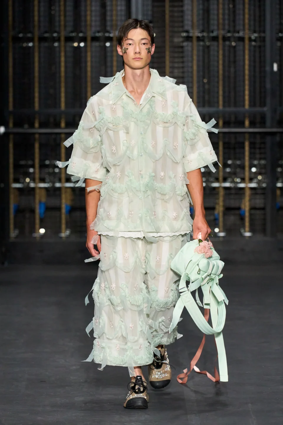 00028-simone-rocha-spring-2024-ready-to-wear-credit-gorunway