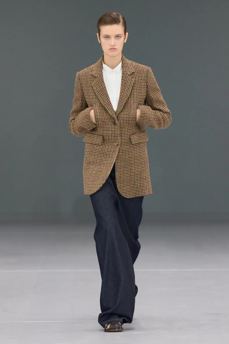00028—loewe-spring-2024-ready-to-wear-credit-gorunway