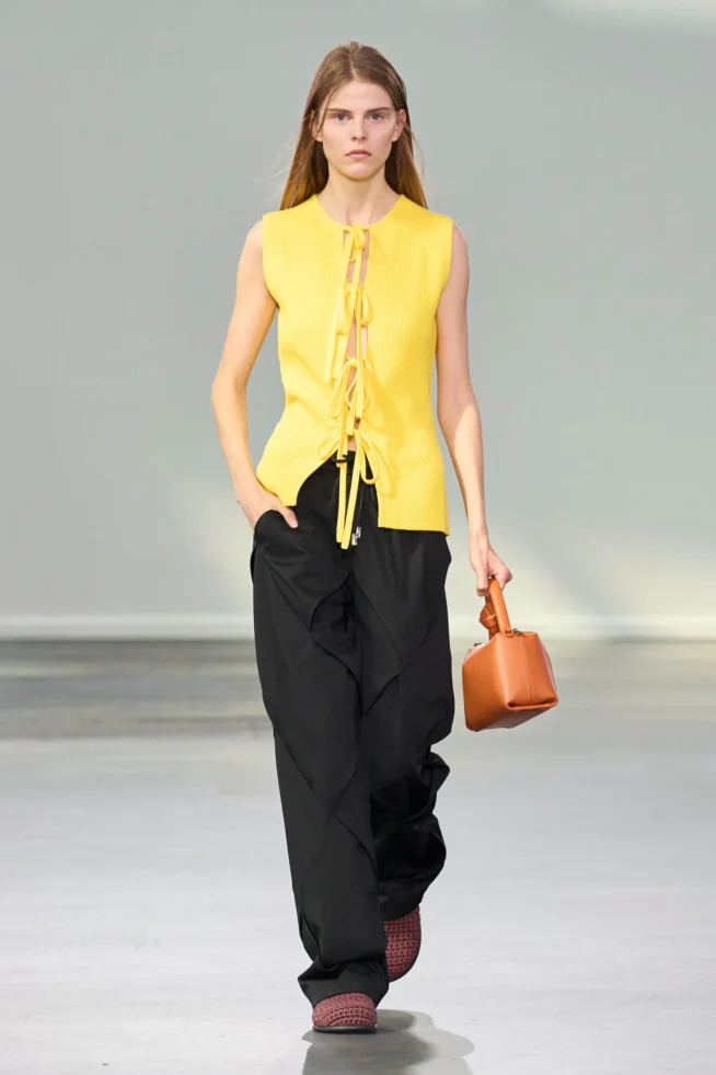 00029-jw-anderson-spring-2024-ready-to-wear-credit-gorunway