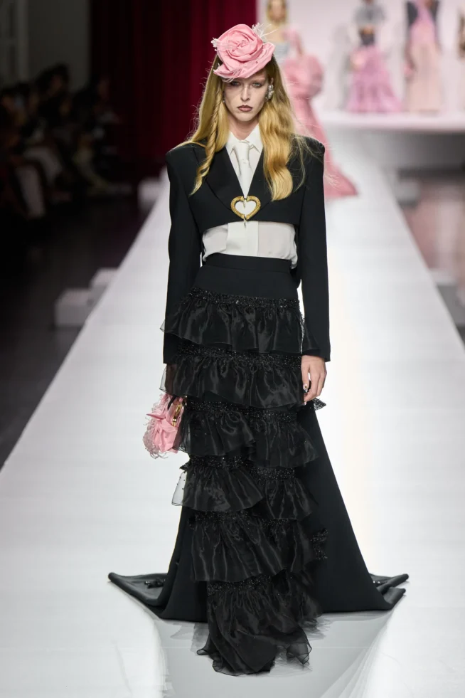 00029-moschino-spring-2024-ready-to-wear-credit-gorunway
