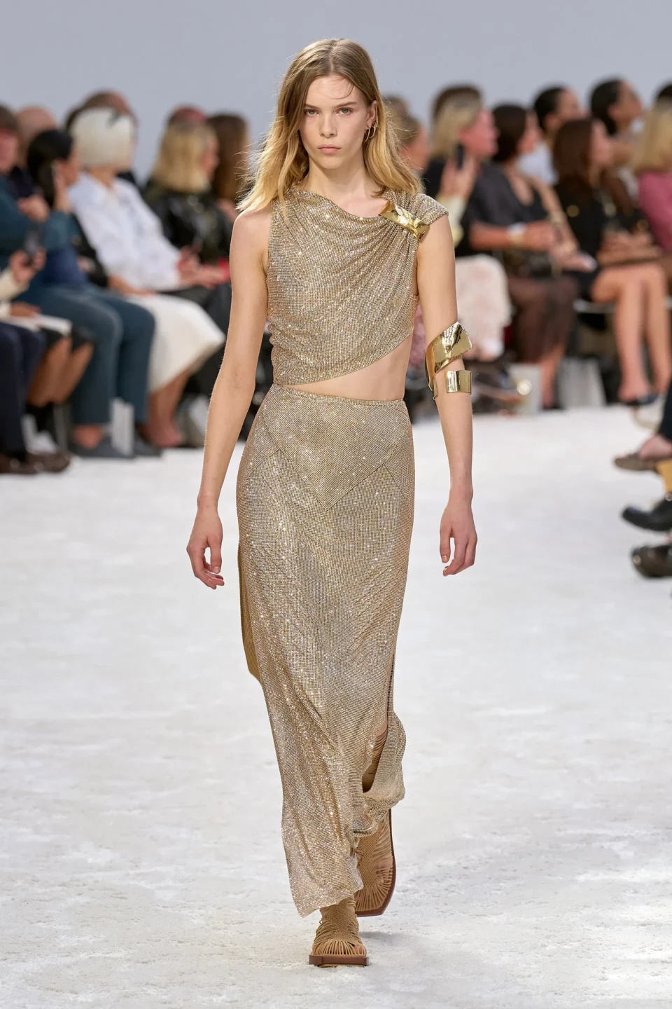 00029-rabanne-spring-2024-ready-to-wear-credit-gorunway