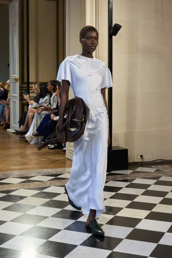 00029-victoria-beckham-spring-2024-ready-to-wear-credit-gorunway