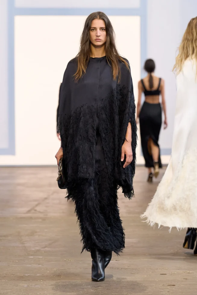 00030-gabriela-hearst-spring-2024-ready-to-wear-details-credit-gorunway