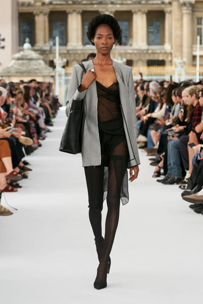00030-givenchy-spring-2024-ready-to-wear-credit-gorunway