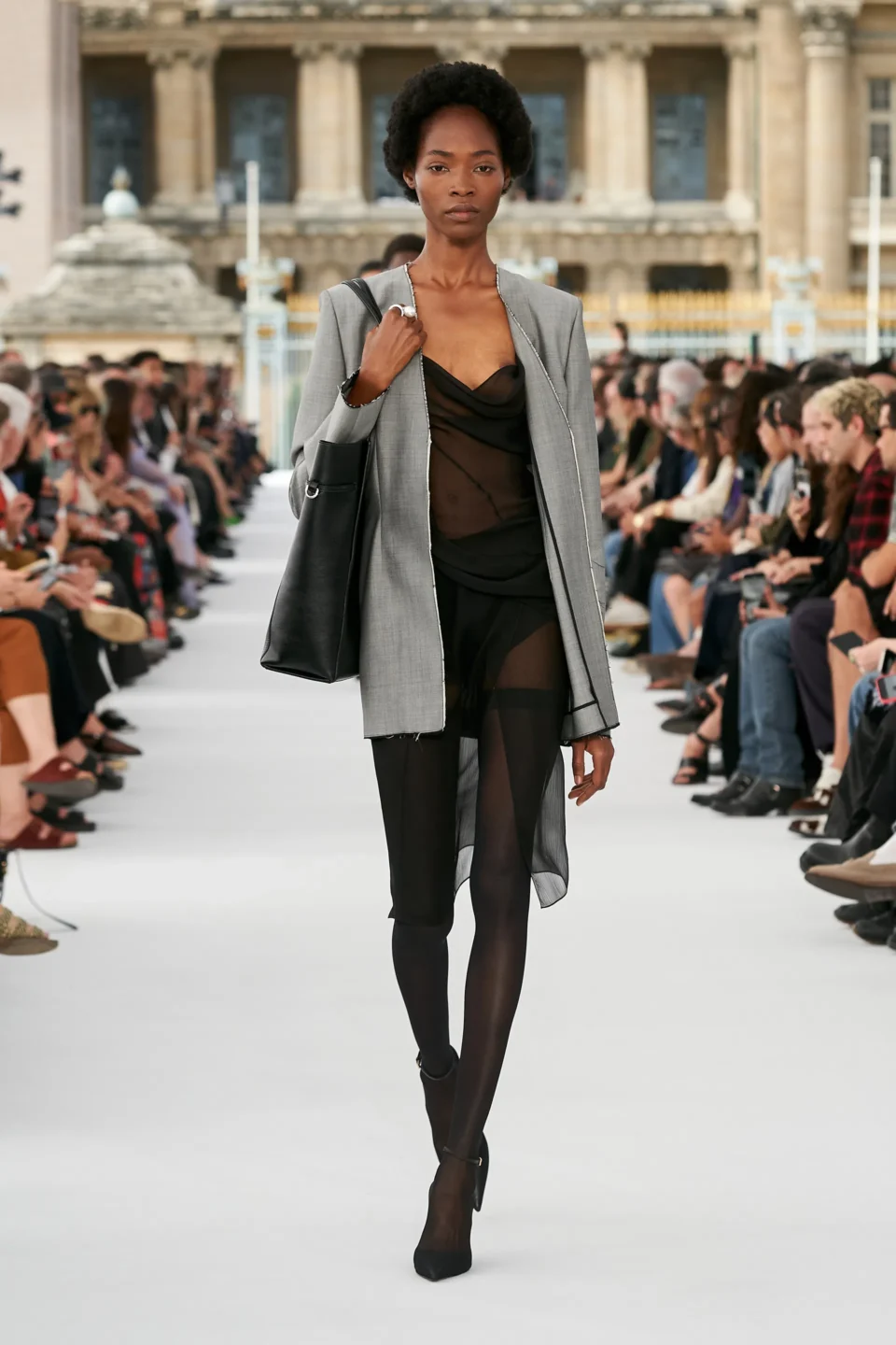 00030-givenchy-spring-2024-ready-to-wear-credit-gorunway