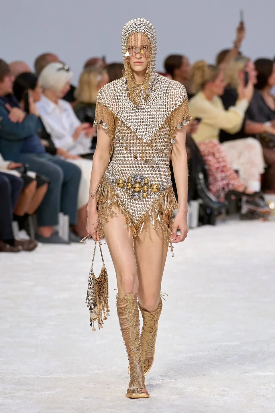 00030-rabanne-spring-2024-ready-to-wear-credit-gorunway