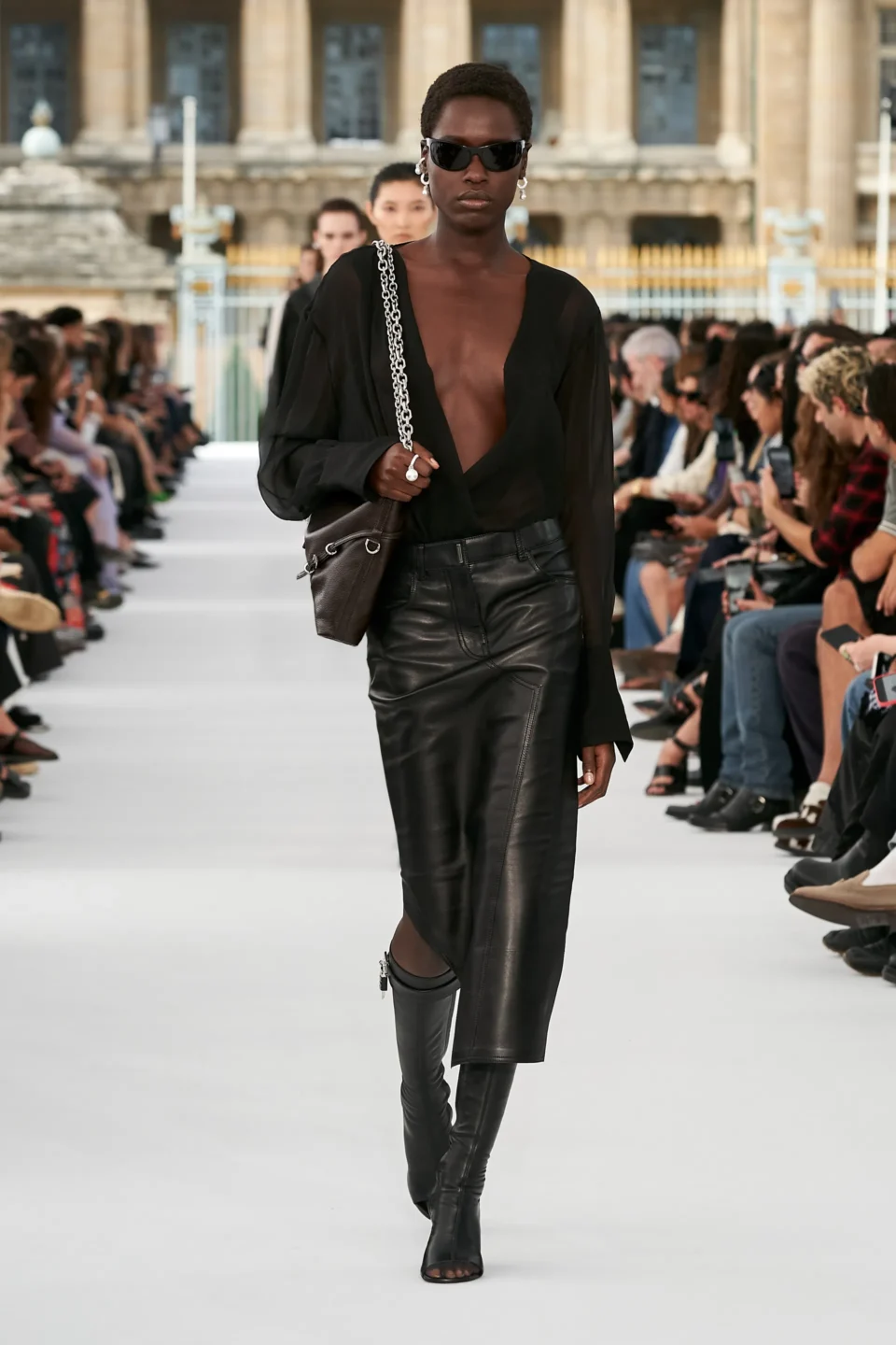 00031-givenchy-spring-2024-ready-to-wear-credit-gorunway
