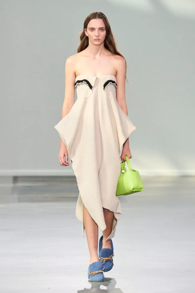00031-jw-anderson-spring-2024-ready-to-wear-credit-gorunway