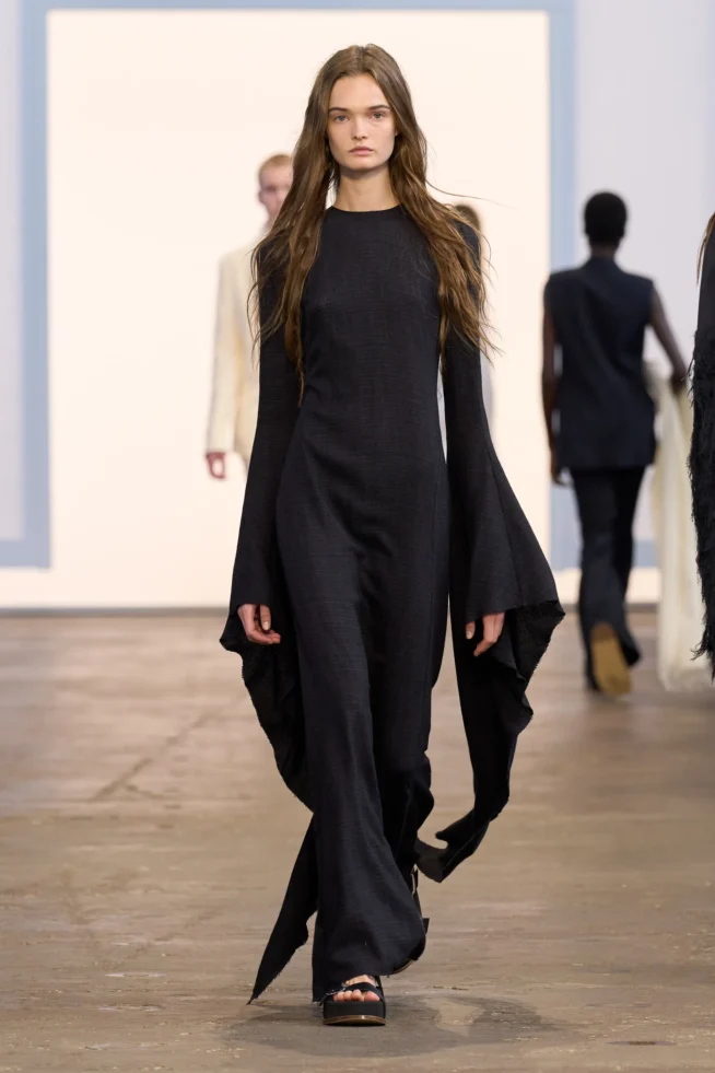00032-gabriela-hearst-spring-2024-ready-to-wear-details-credit-gorunway