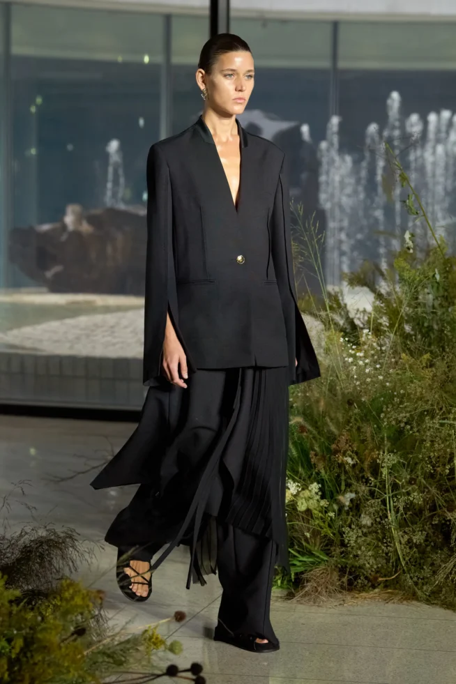 00032-jason-wu-collection-spring-2024-ready-to-wear-credit-gorunway