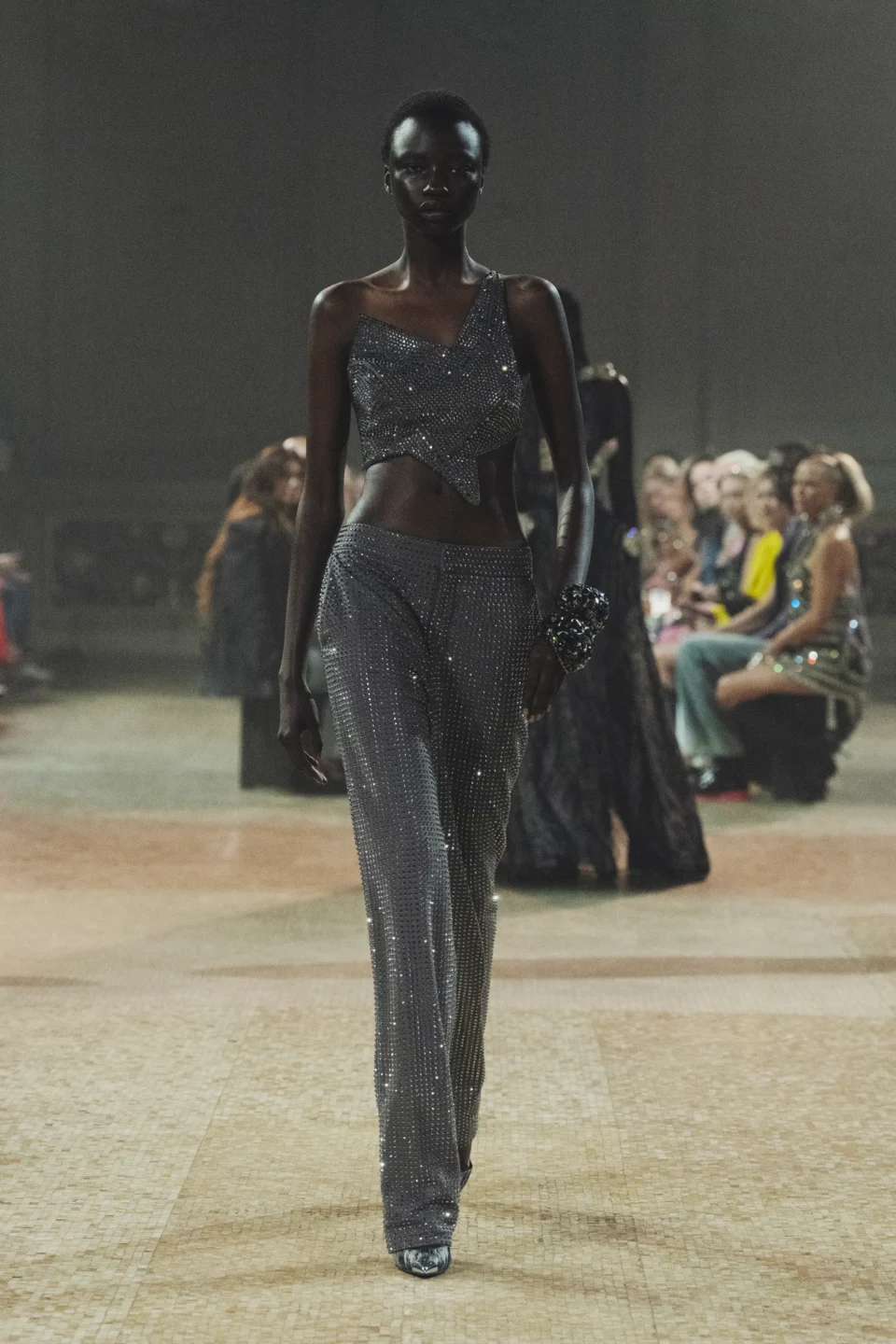 00033-area-fall-2023-ready-to-wear-and-couture-Credit-brand