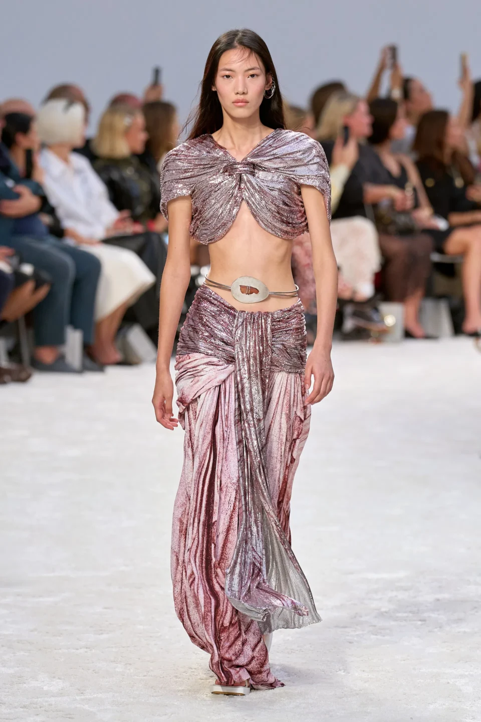 00033-rabanne-spring-2024-ready-to-wear-credit-gorunway
