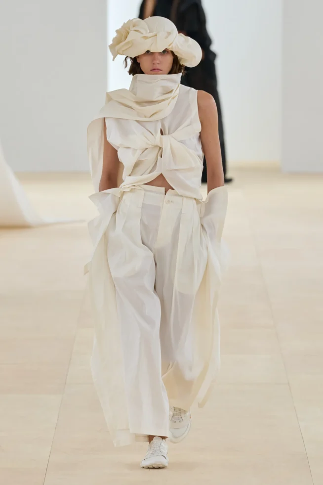 00033—issey—miyake-spring-2024-ready-to-wear-credit-gorunway