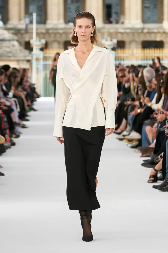 00034-givenchy-spring-2024-ready-to-wear-credit-gorunway