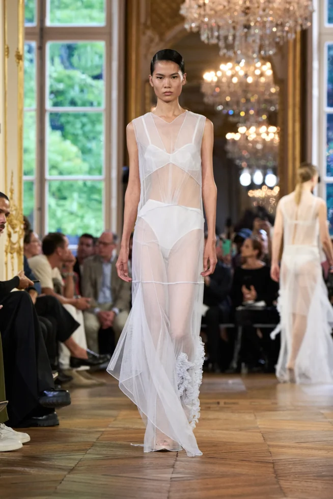 00034-victoria-beckham-spring-2024-ready-to-wear-credit-gorunway