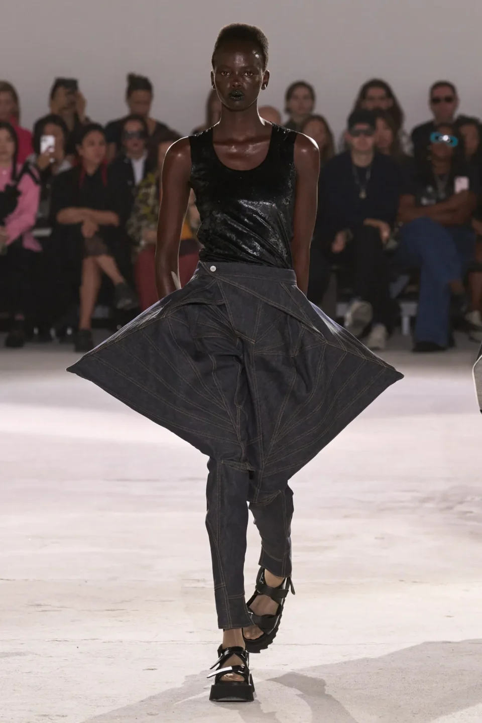 00035-junya-watanabe-spring-2024-ready-to-wear-credit-gorunway
